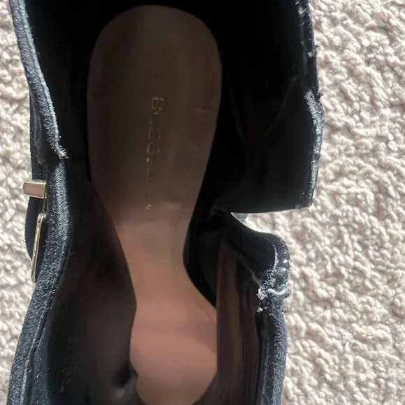 BCBGeneration Black Suede Pointed Toe Heels - Picture 4 of 10